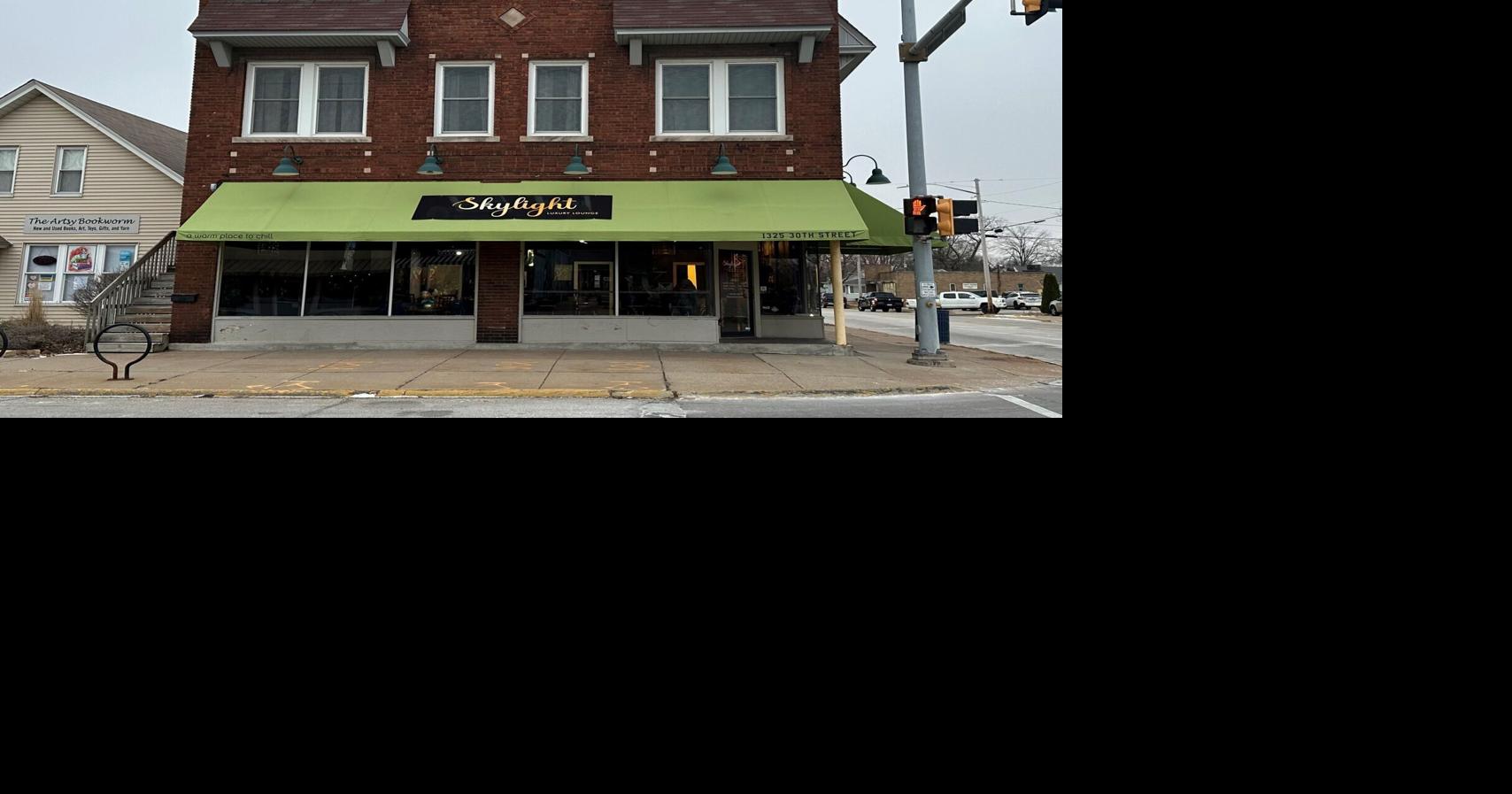 Two Rock Island bars announce they are closing