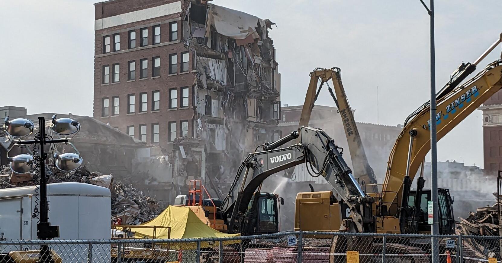 Davenport bringing in two companies to investigate cause of collapse - Vimarsana News