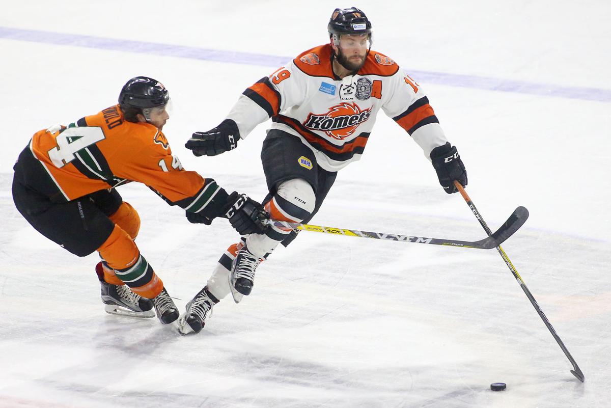042217-mallards-komets-gm5-007
