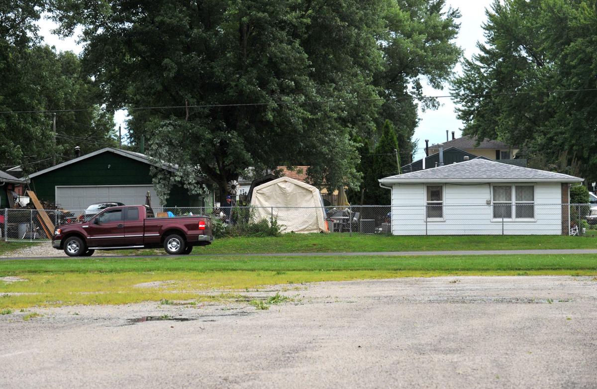 Building inspector says there's no longer a woman living in Silvis