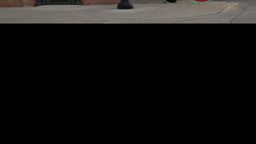 Downtown MuscatinePearl Plaza