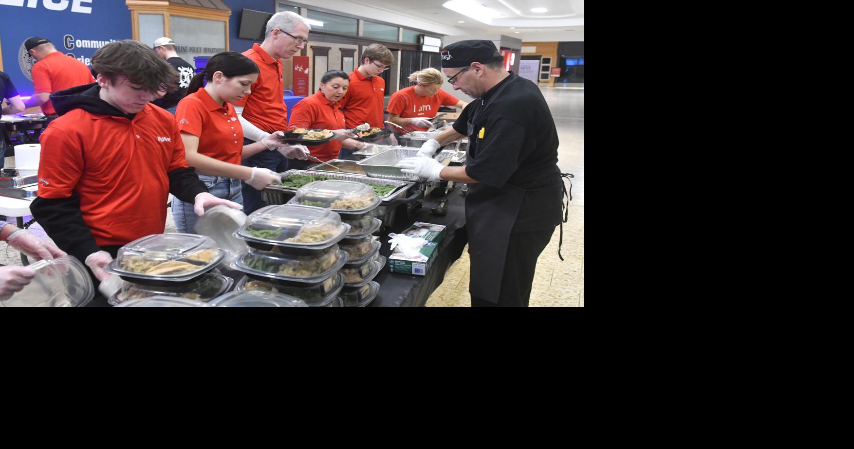 Are grocery stores open on new years day montreal