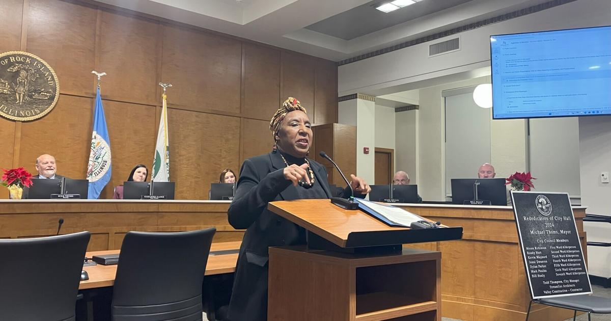 Rock Island's Shellie Moore Guy honored by city council