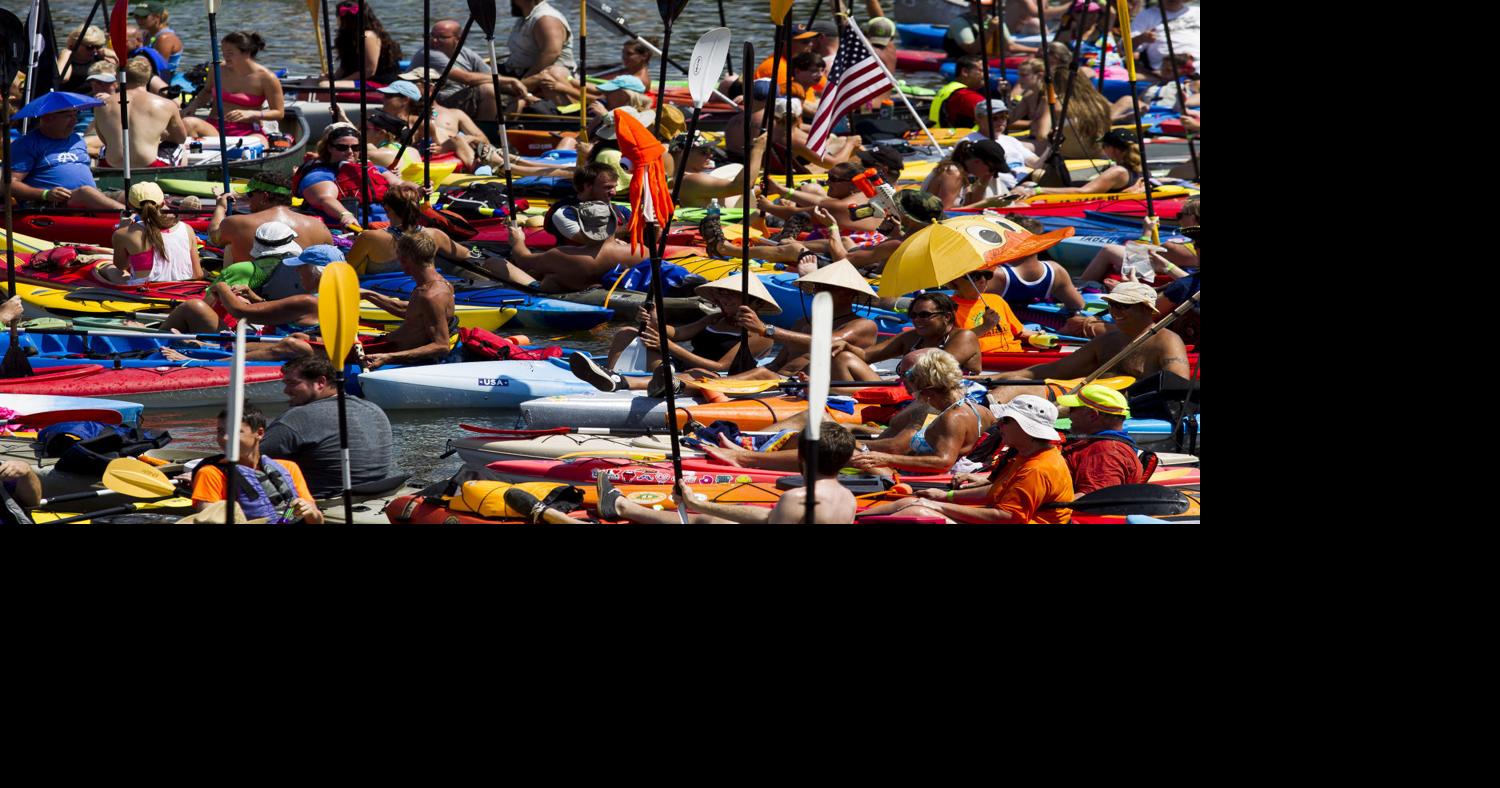 Floatzilla again attracts raft of boats