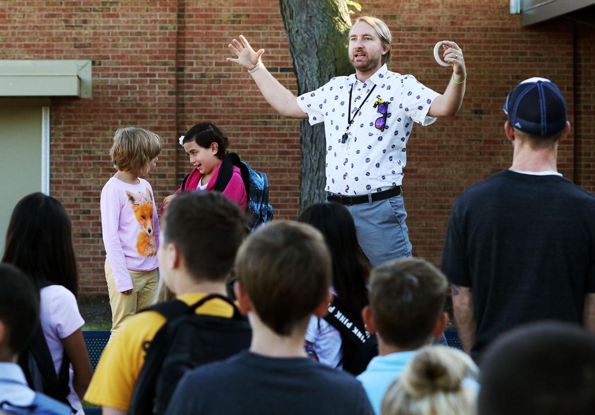 PHOTOS First day of school at Herbert Hoover Elementary Local News