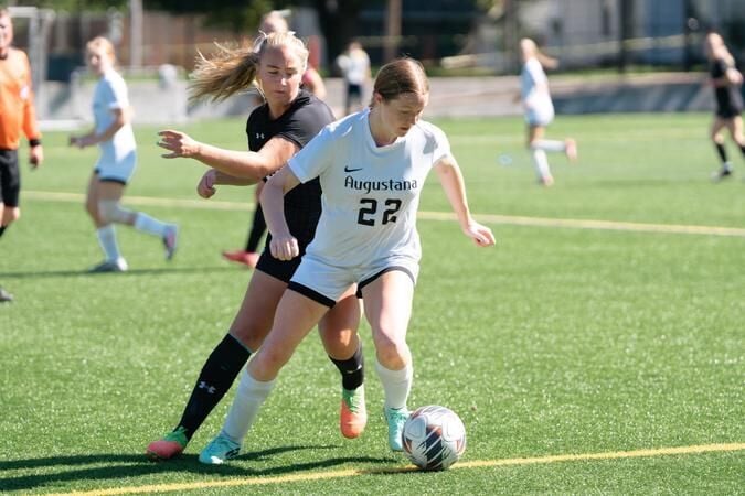 Women's soccer falls to Wheaton in CCIW road match