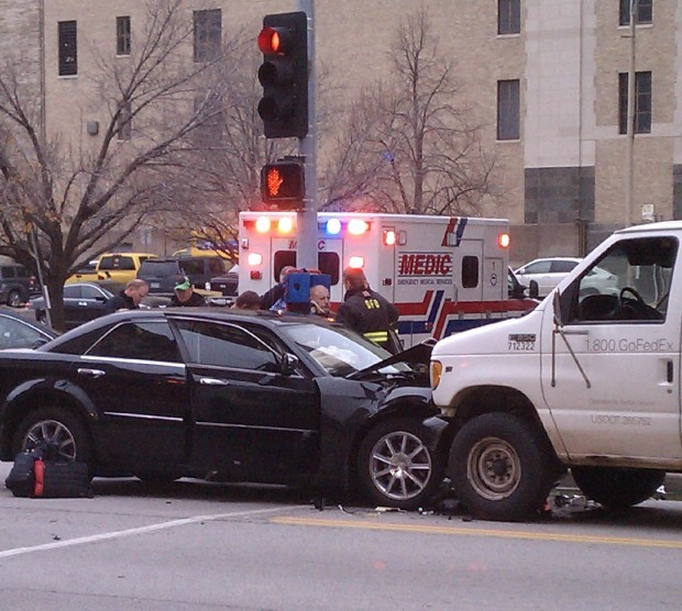 Crash slows downtown Davenport traffic