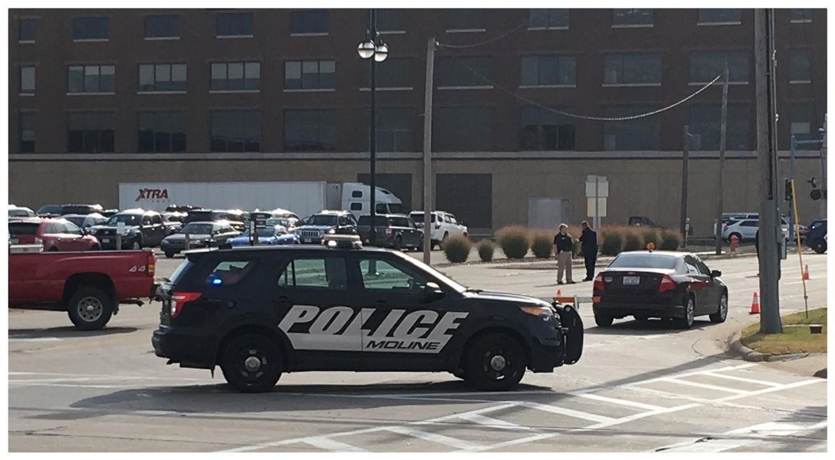 Updated 1 dead in downtown Moline shooting