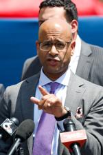 060723-qc-nws-presser-06.jpg