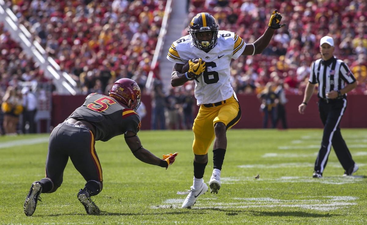 090917-HAWKEYE-FOOTBALL-004