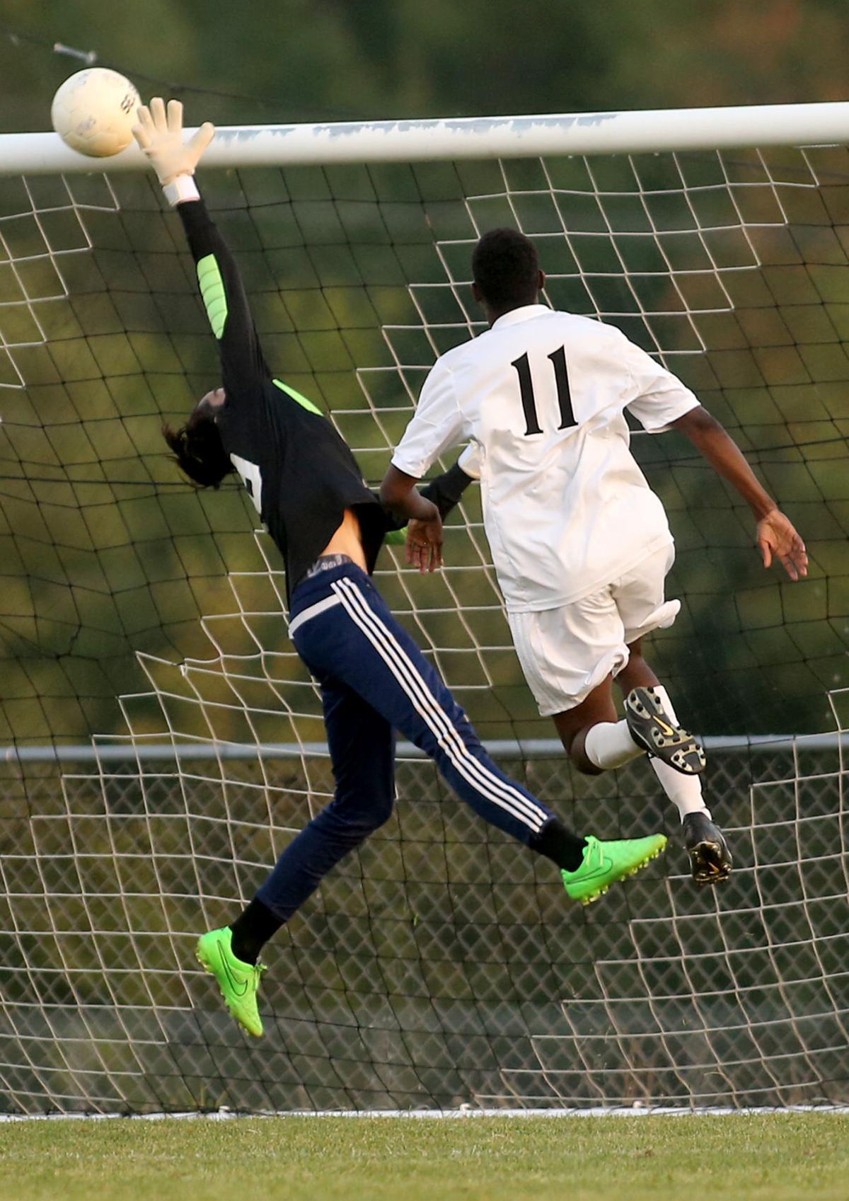 091217-UT-Moline-Boys Soccer-009