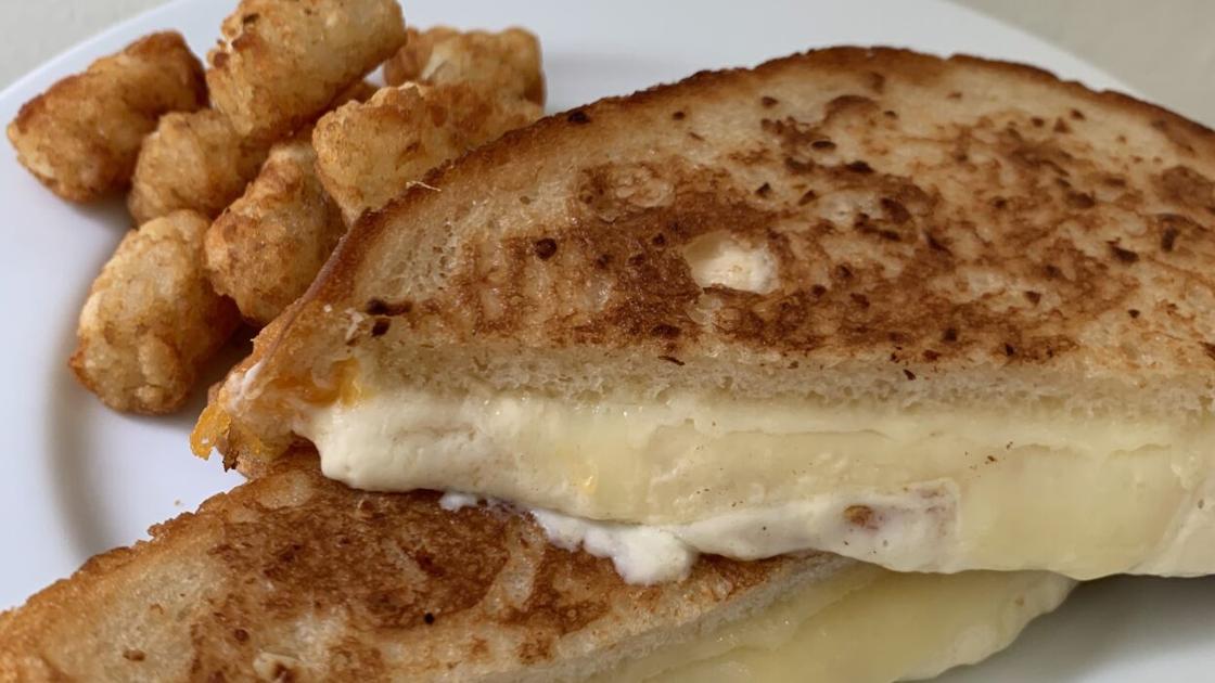 I tried Disney’s over-the-top grilled three-cheese sandwich | Food and Cooking