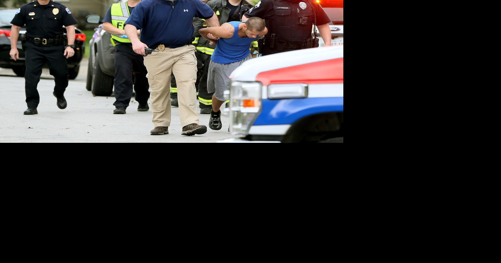 Latest: Davenport police officer shot 'doing well'; man charged with ...