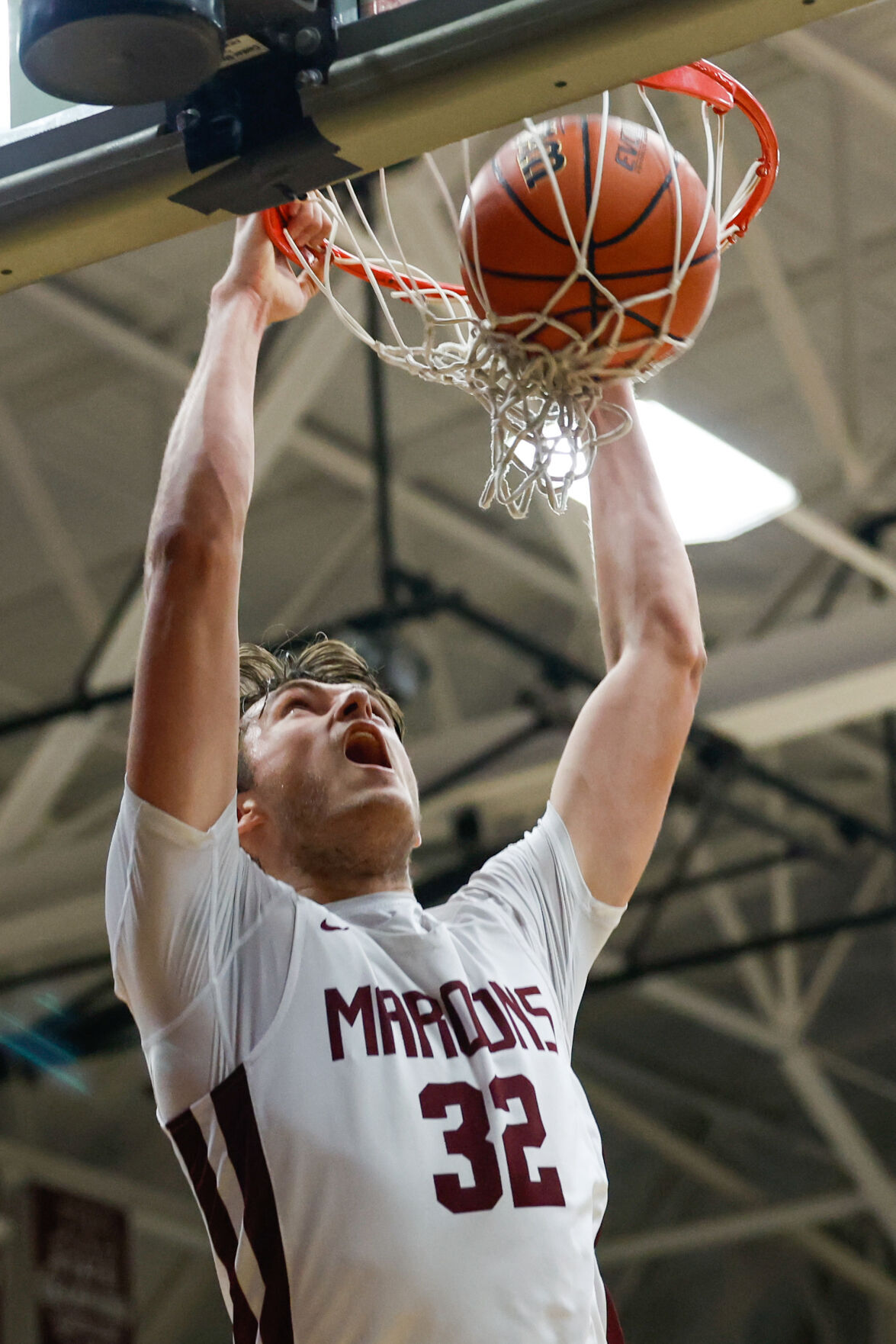 Prep boys basketball: Moline routs O'Fallon, claims first sectional title  in 19 years