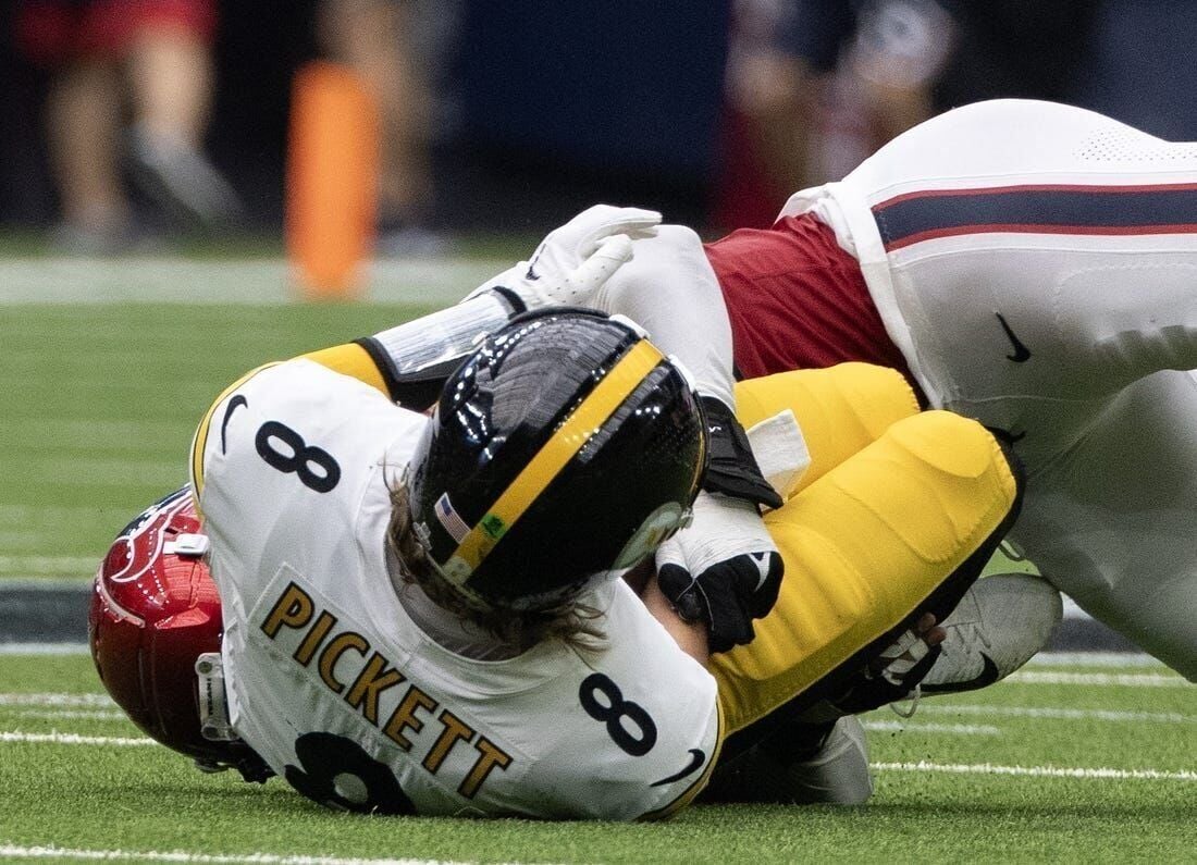 Kenny Pickett of the Pittsburgh Steelers celebrates after scoring a