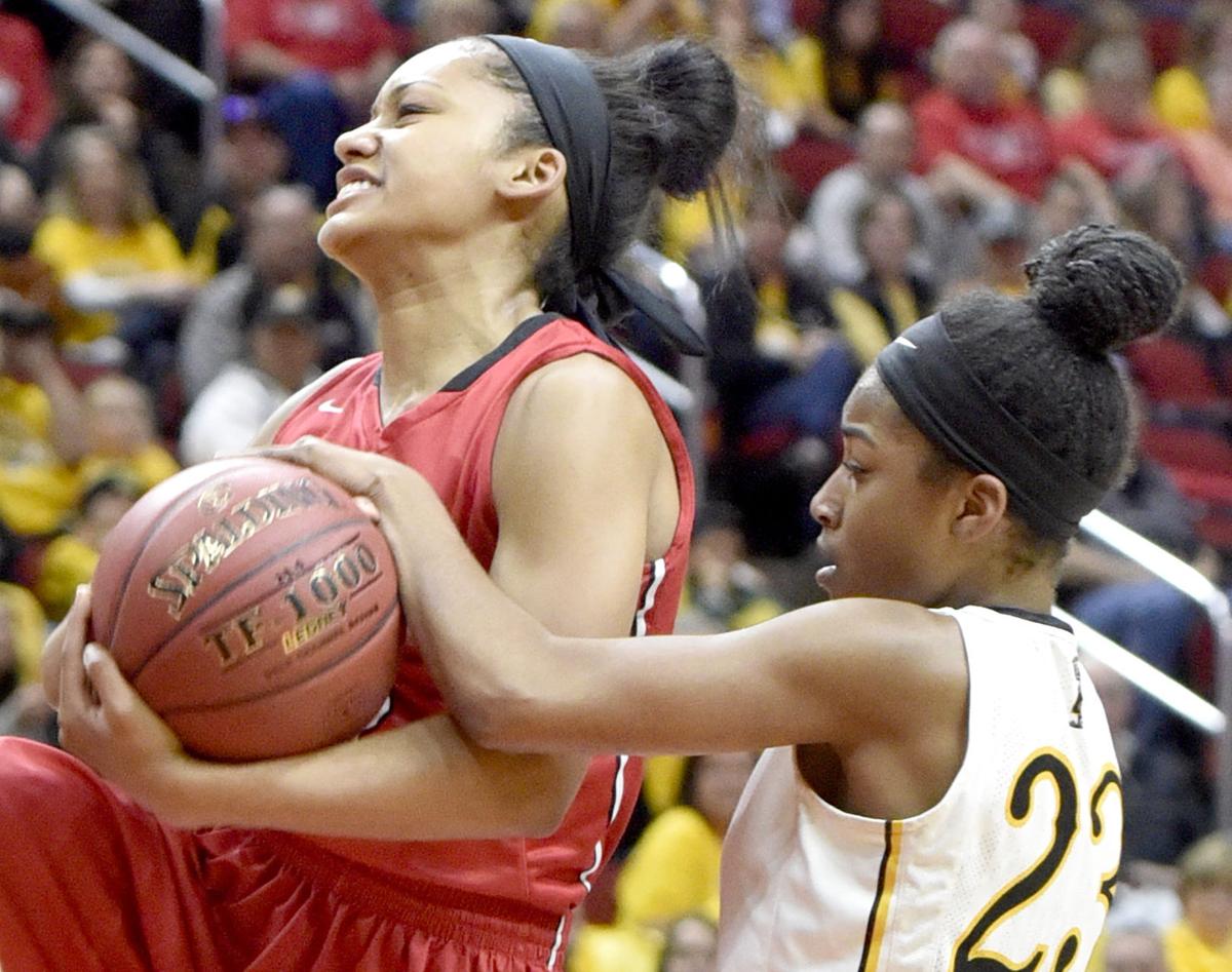 Davenport Assumption vs Center Point-Urbana state basketball
