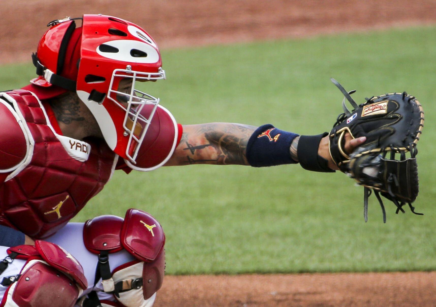 St. Louis Cardinals: Who should be the starting catcher upon Yadi's return?