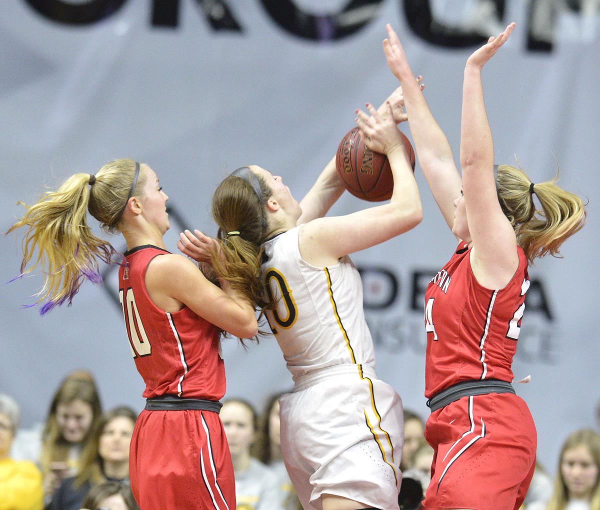 Davenport Assumption vs Center Point-Urbana state basketball