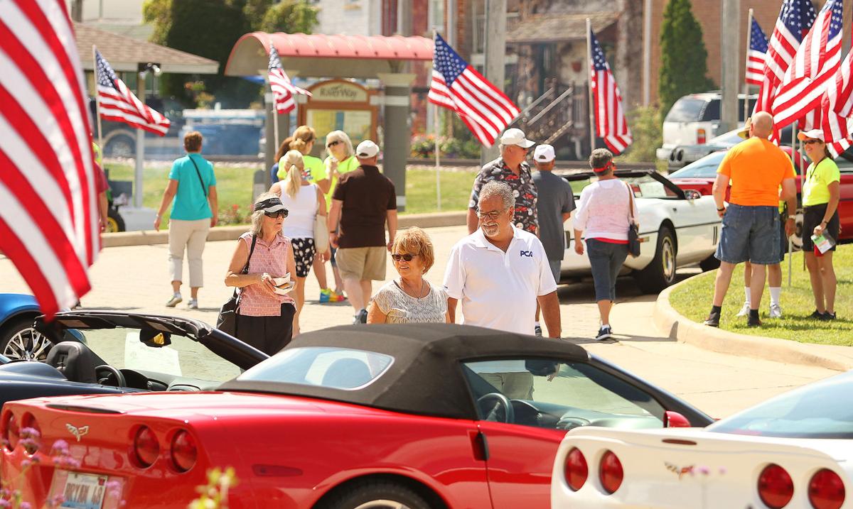 082716-Vettes-on-the-River-003
