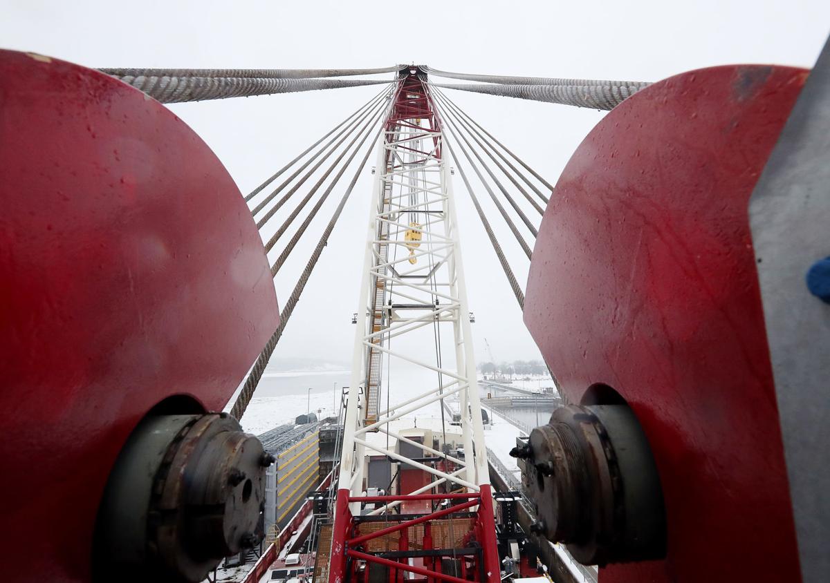 PHOTOS U.S. Army Corps of Engineers' new heavylift crane