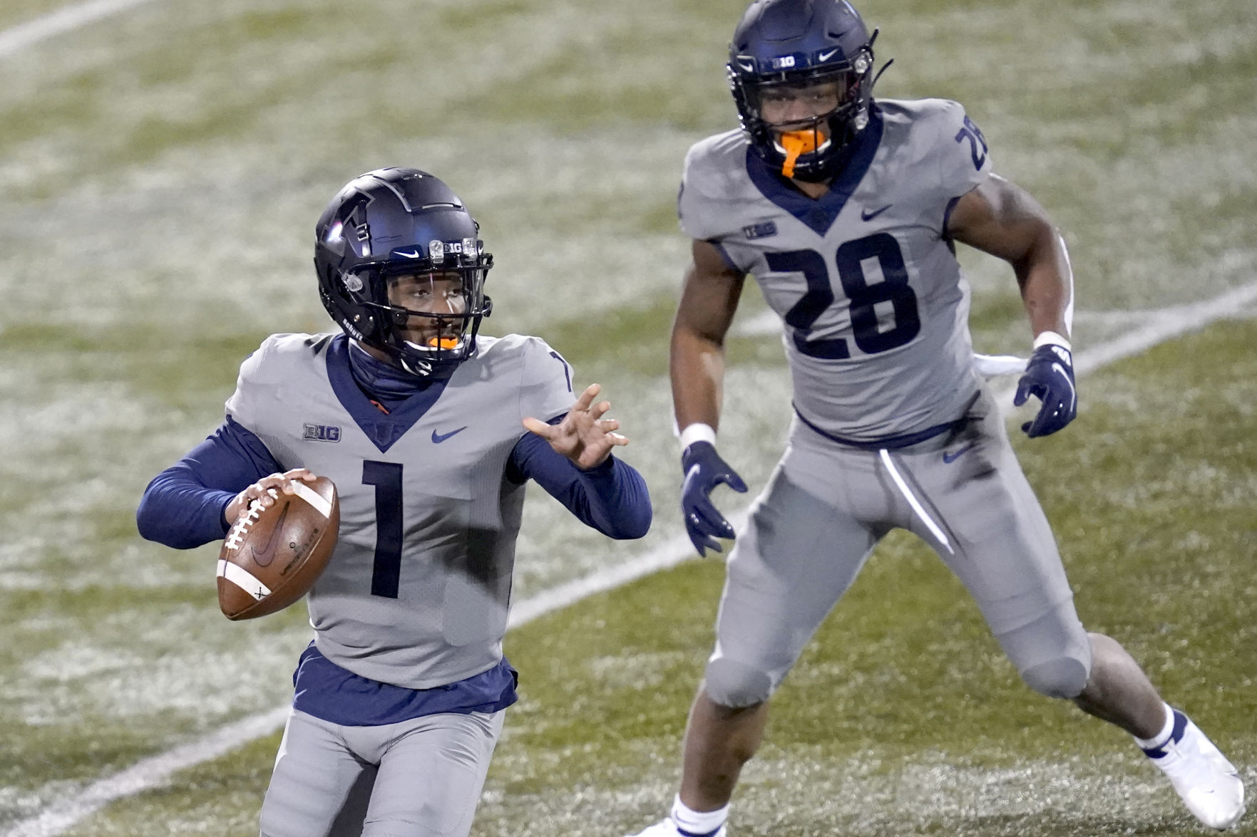 illinois football cleats