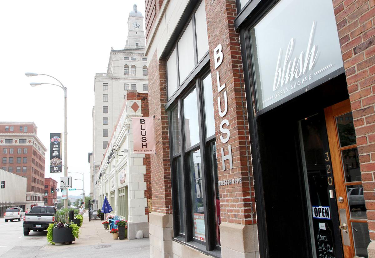 New Dress Shop Wants To Help Too Local News Qctimes Com