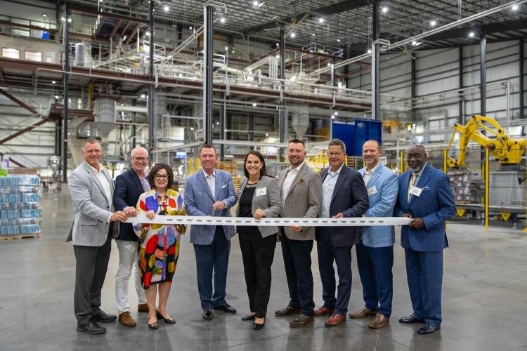 Kent Worldwide grand opening.jpg