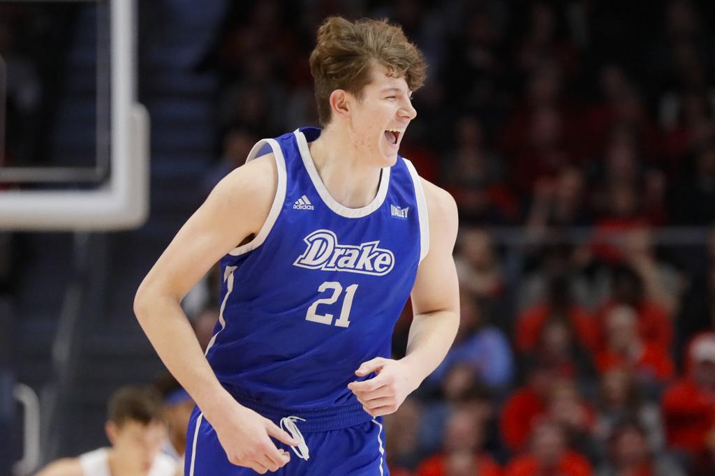 Robbins Emerges As Dominant Big Man For Drake Basketball Qctimes Com