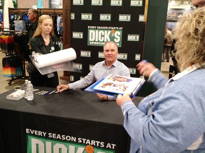 Cubs Hall of Famer Ryne Sandberg returns to team as ambassador