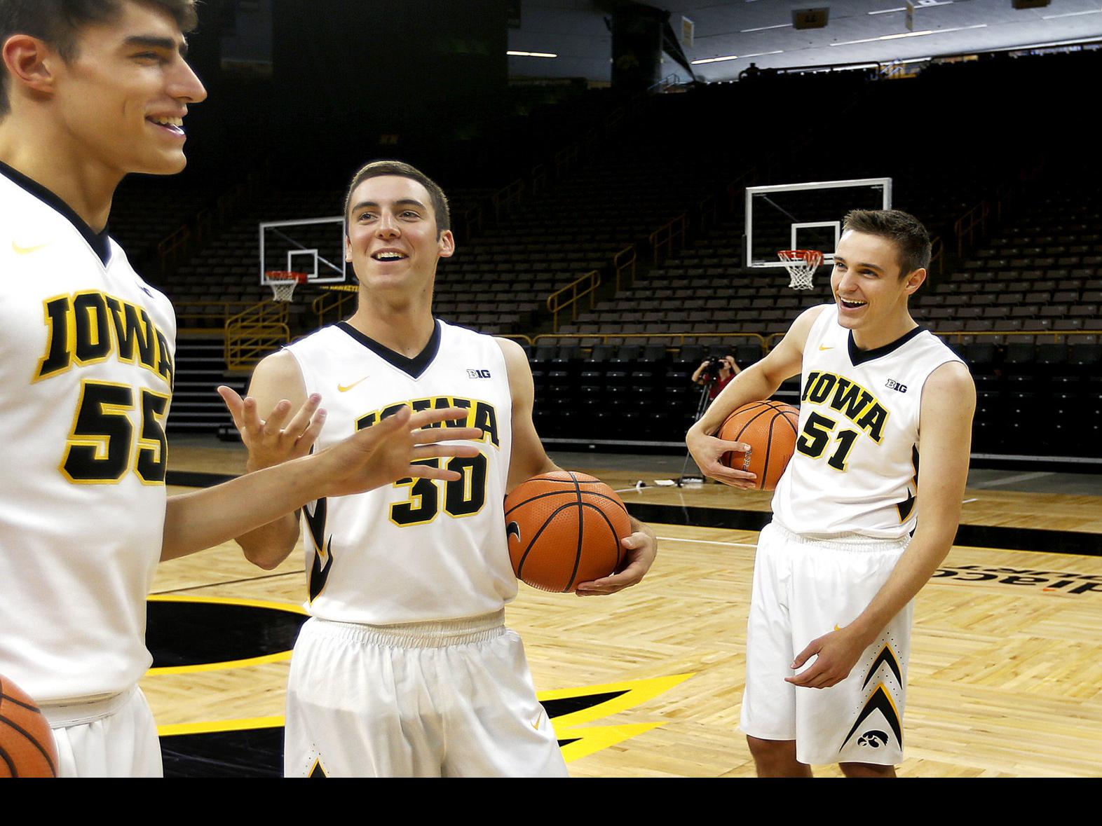 Hawkeyes Congested Roster Creating War Zone Workouts Iowa Hawkeyes Basketball Qctimes Com