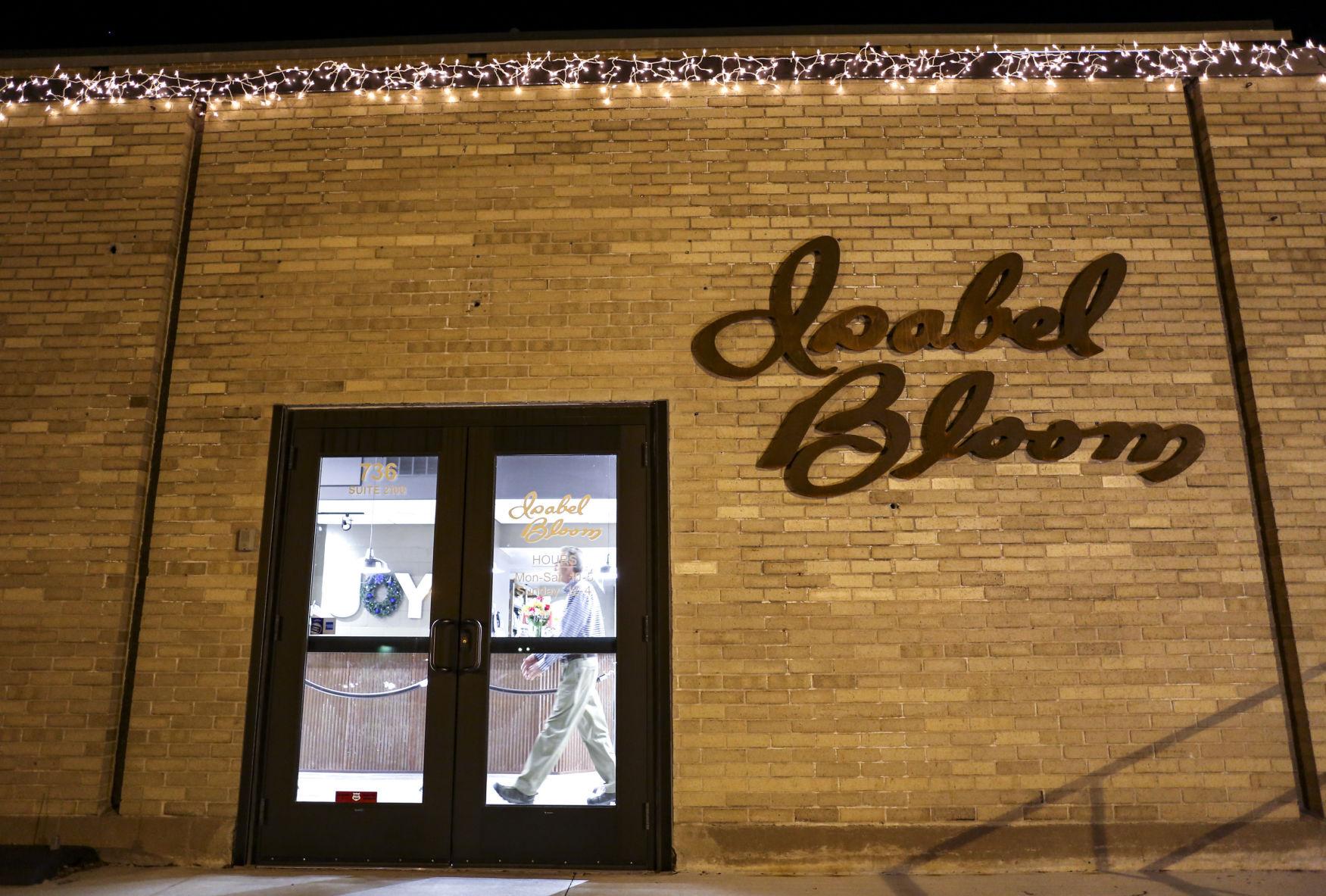 120517ISABELBLOOM005