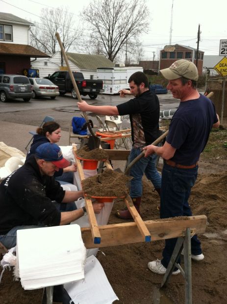 Credit Island Bait Shop owner builds flood wall
