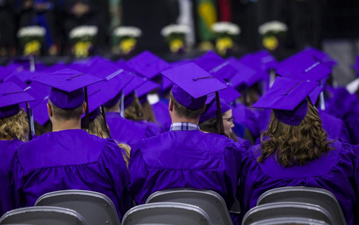 051417-WIU-QC-GRADUATION-025