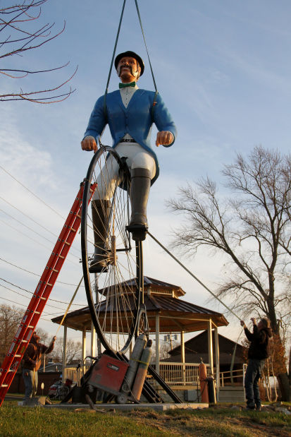 Port Byron cycling statue