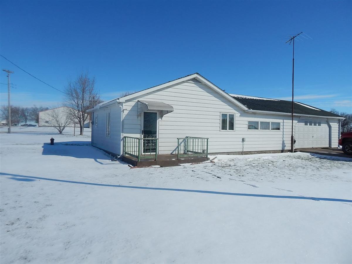 2 Bedroom Home in Aledo - $44,900