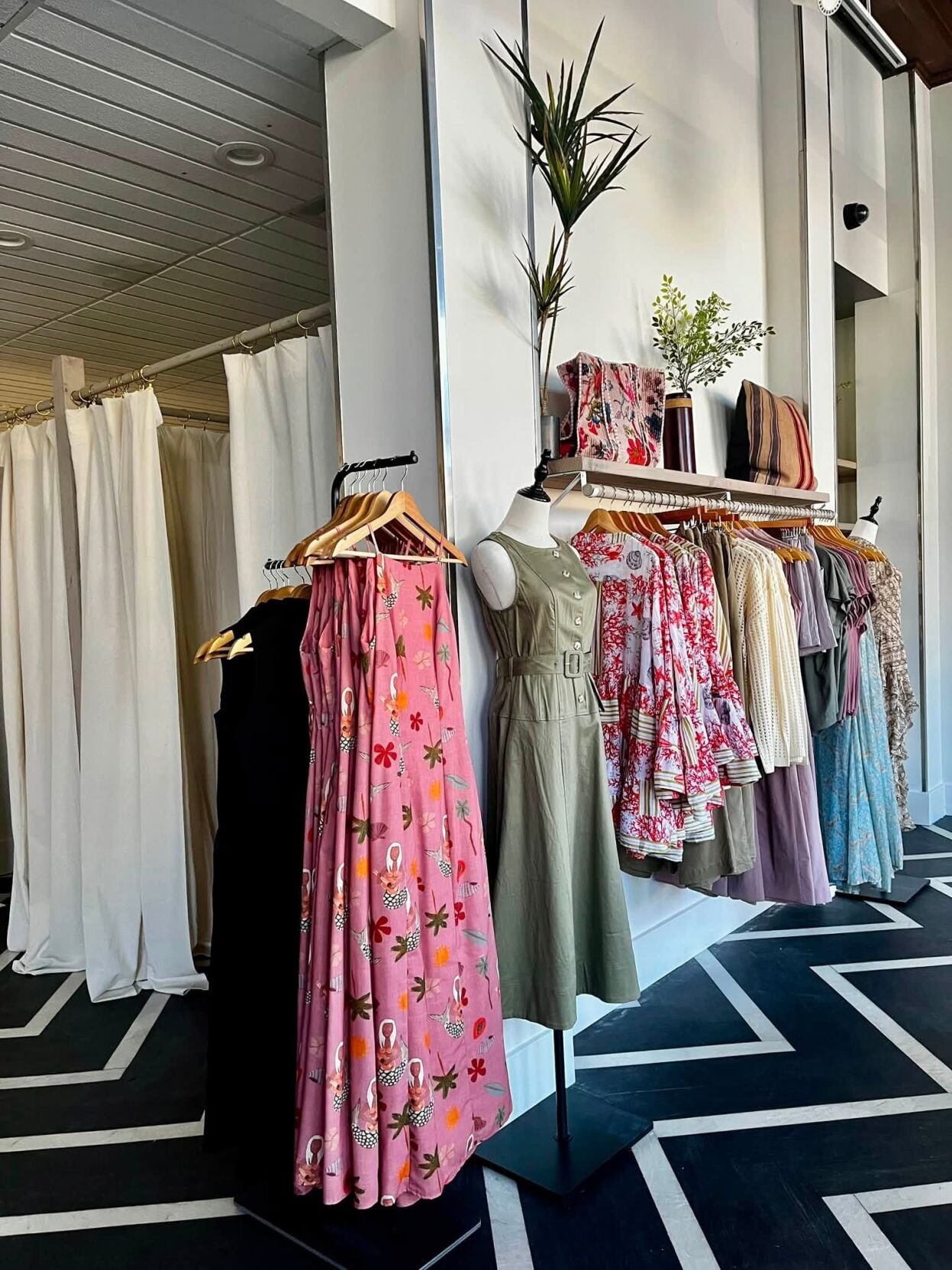 NEEKO women's clothing boutique 2.jpg