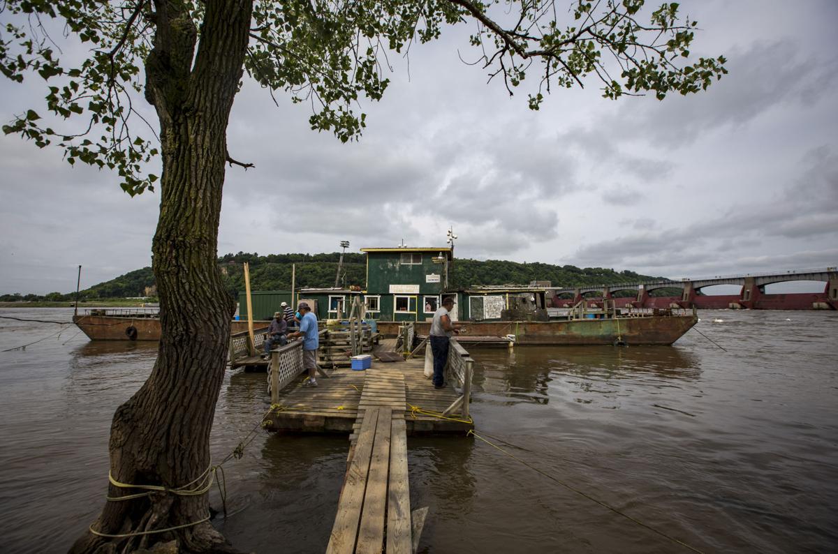 Photos Eagle Point Fishing Barge Outdoors