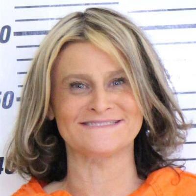 Woman allegedly stole from Iowa Quad-City Hy-Vee locations, used juvenile daughter to help in one incident - Vimarsana News