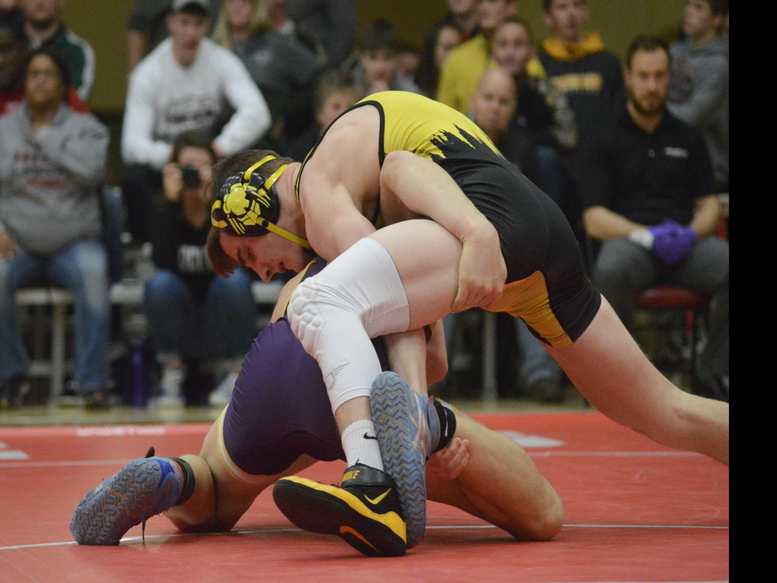 Riverdale Places Five Wrestlers On Trac First Team High School Wrestling Qcvarsity Com Qctimes Com