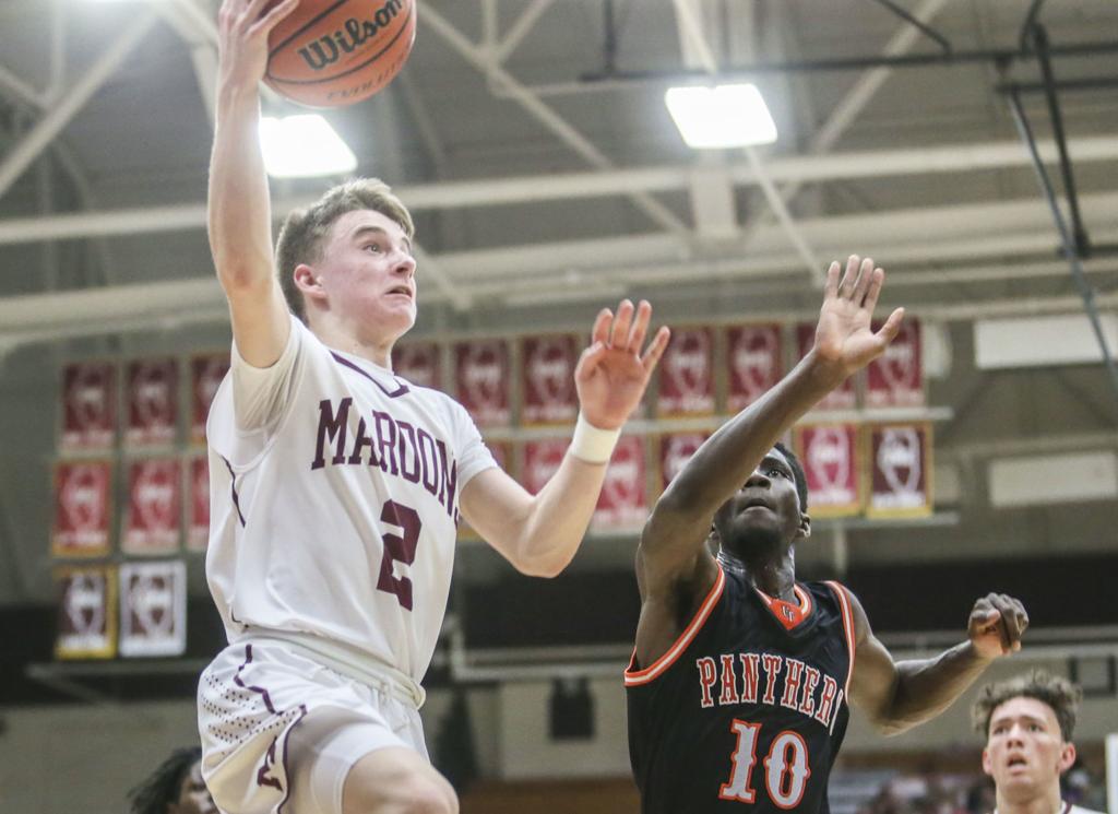 Moline Survives To Win On Off Night Offensively High School Boys Basketball Qcvarsity Com Qctimes Com