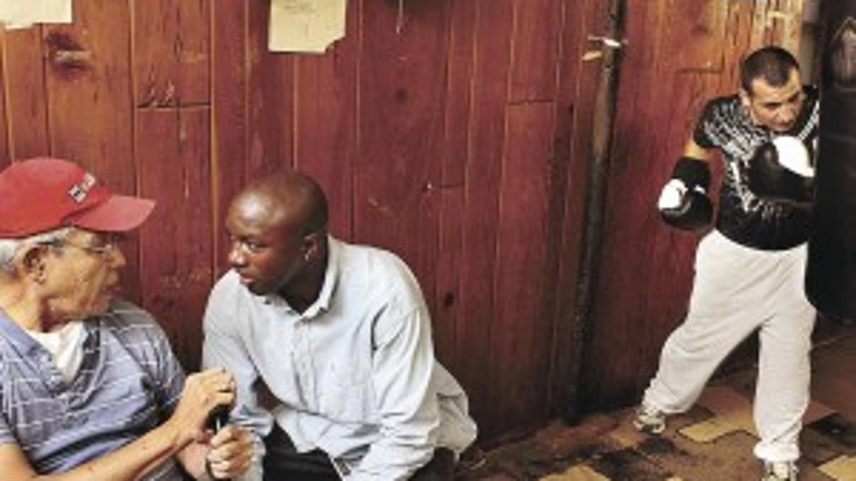 Boxing Trainer Pena Fights For Memories Sports Qctimes Com