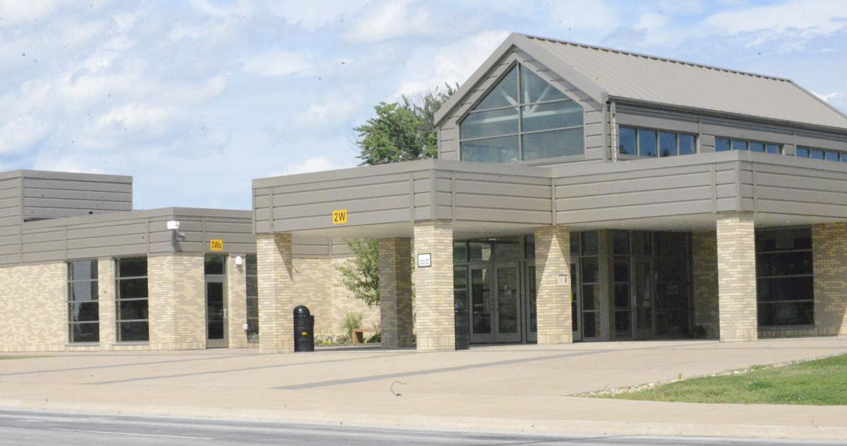 Students out of control at Bettendorf Middle School, say parents, teachers | Local Education