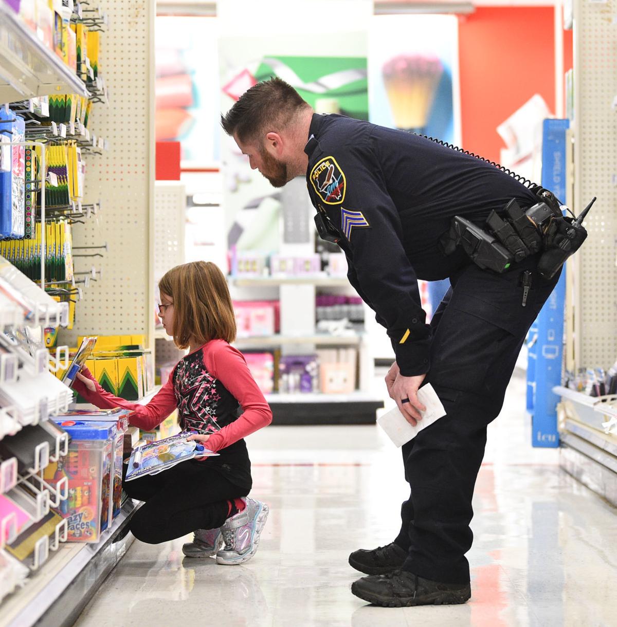 12419-mda-nws-shopcop-030a.JPG