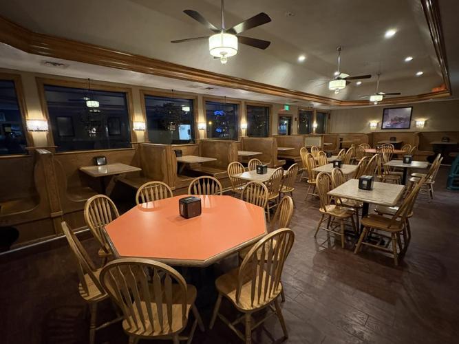 Harris Pizza Bettendorf location opens dining room.jpg