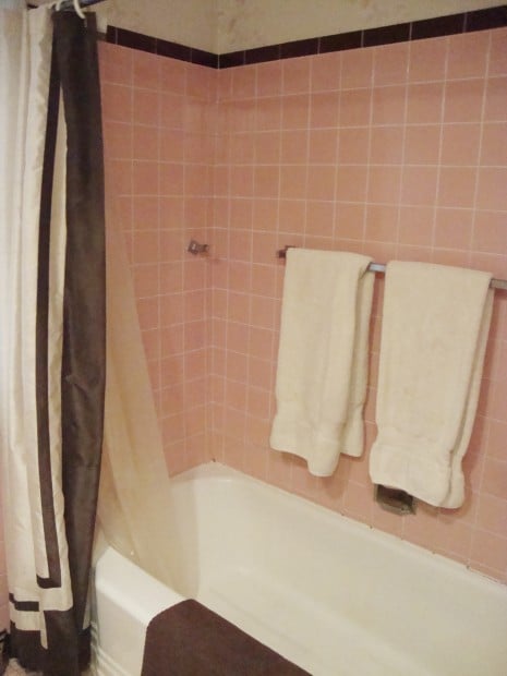 Reasons To Love Retro Pink Tiled Bathrooms Hgtv S Decorating