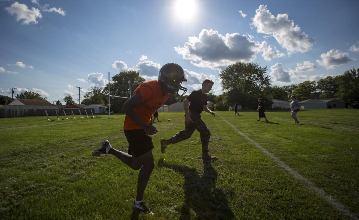 080717-FOOTBALL-PRACTICE-006