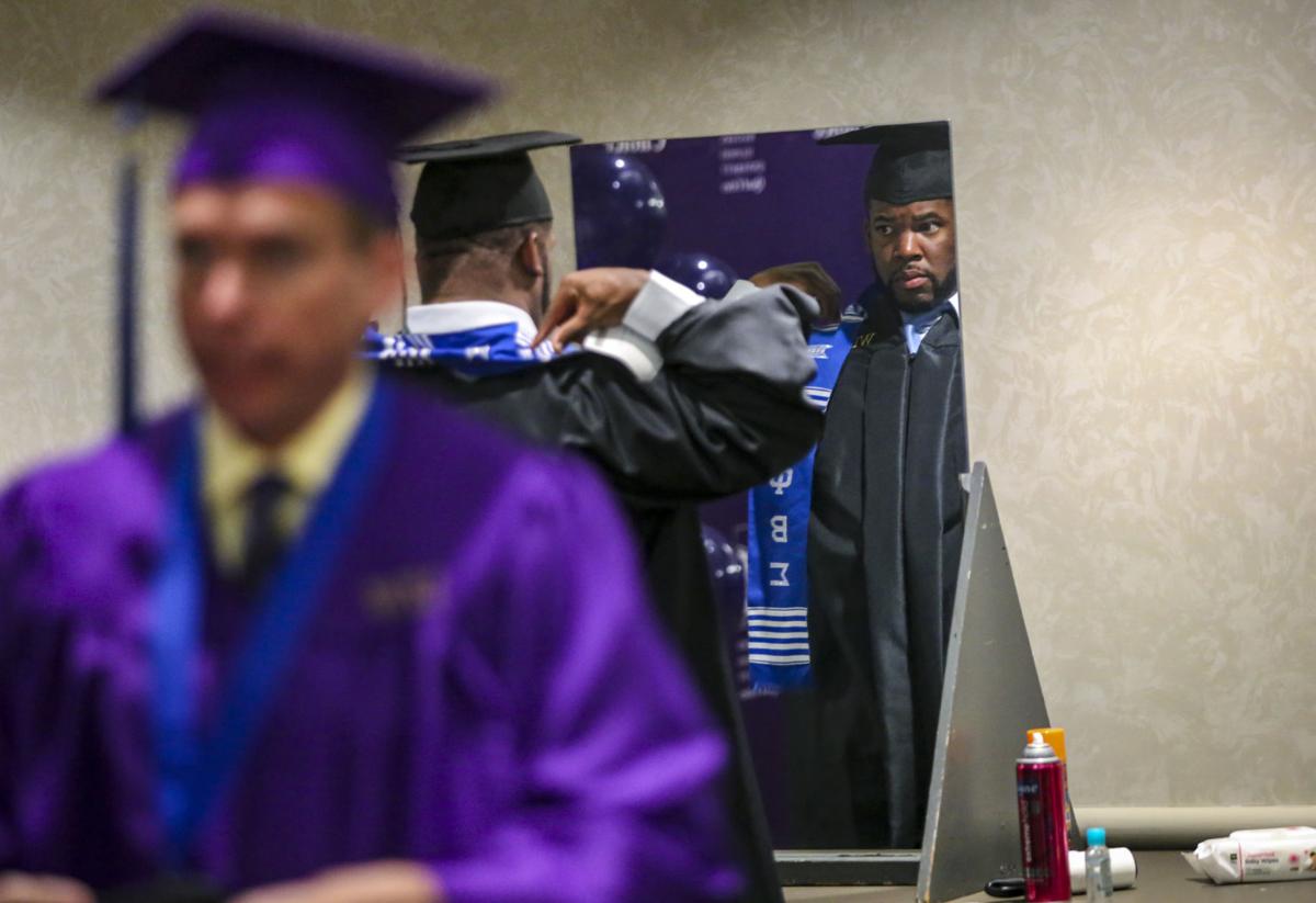 051417-WIU-QC-GRADUATION-008