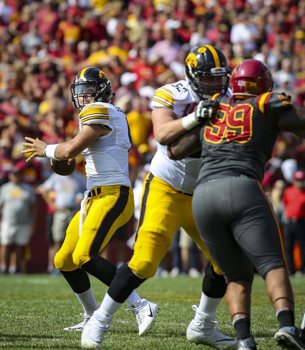 090917-HAWKEYE-FOOTBALL-060.jpg