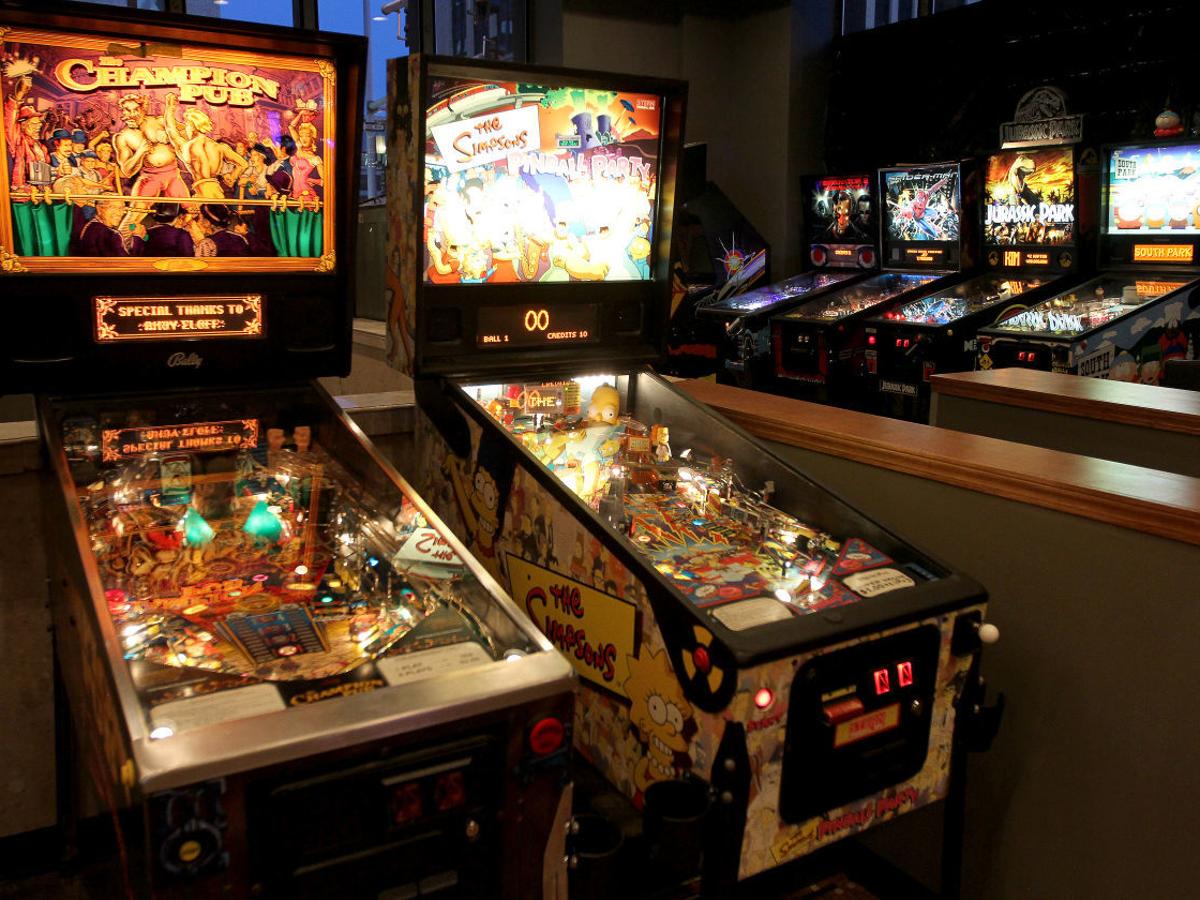 Old-school video gamers share their passion at Analog Arcade Bar