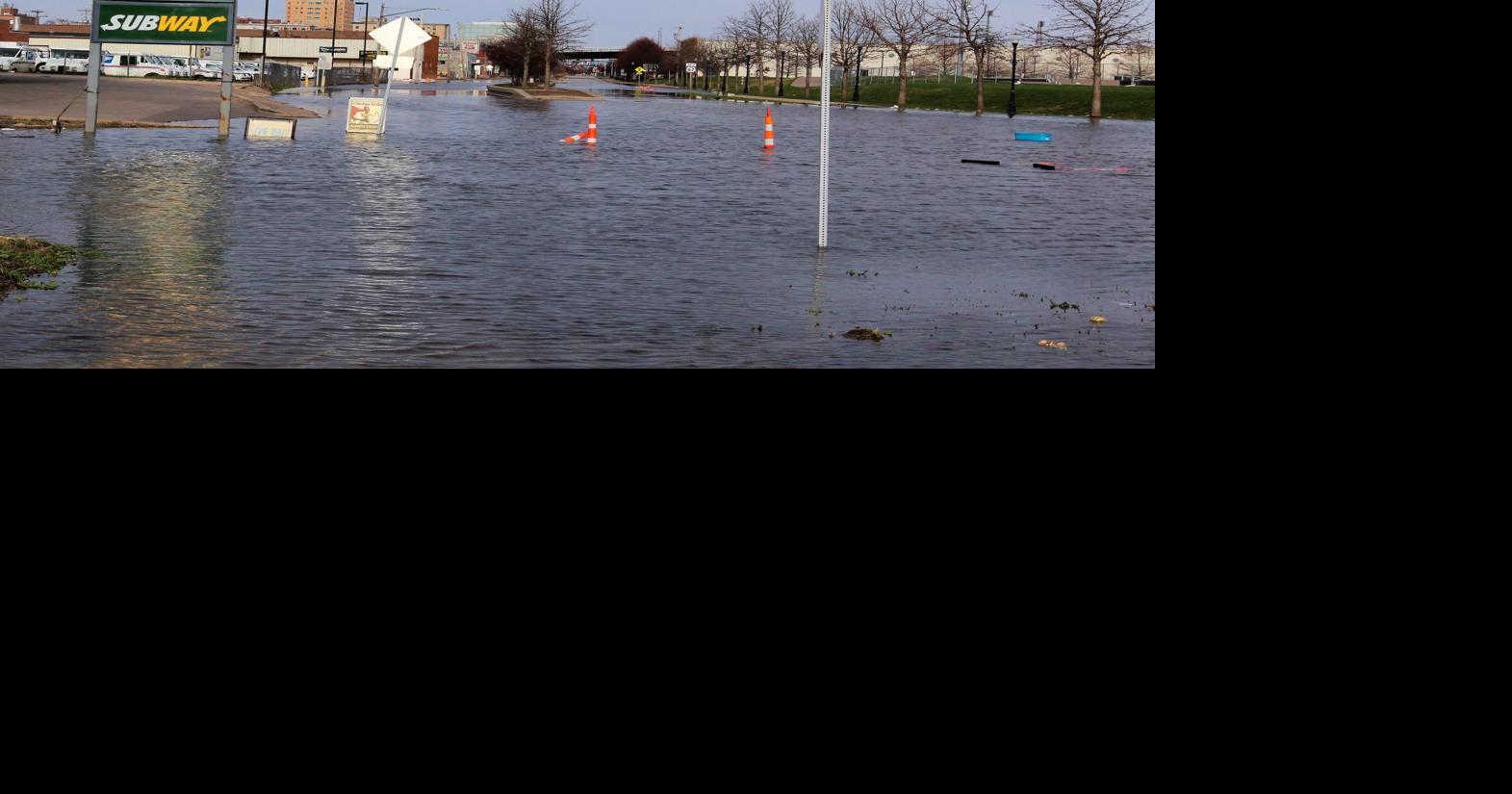 Mississippi River flood forecast holds at 18 feet for QuadCities